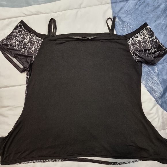 9-TT Spooky Skull Raven Women's Top fits 10-12 Halloween Goth - Picture 5 of 8